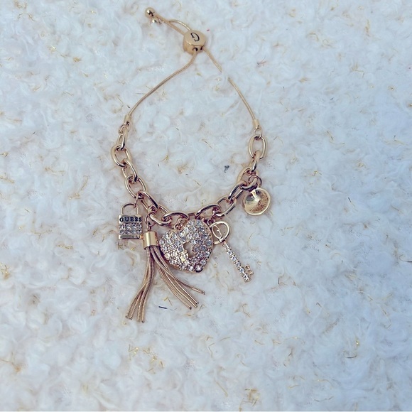 GUESS bracelet heart charm new no tag - Picture 2 of 3
